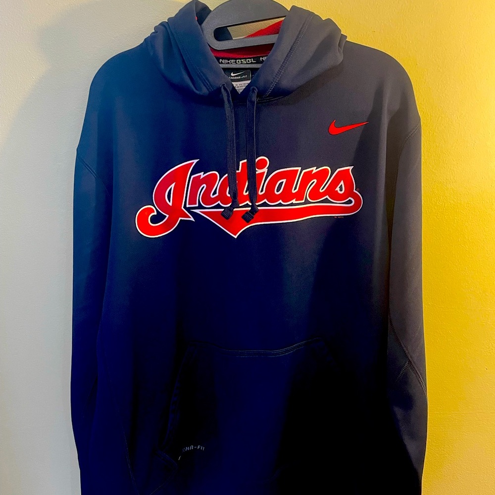 Nike Cleveland Indians therma-fit hoodie. Size Large.